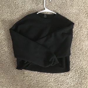 Cropped Black Sweatshirt